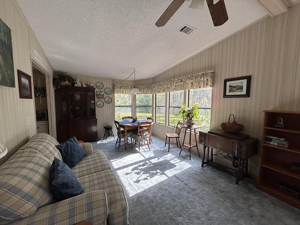 2 Bed 2 Bath 1988 Other - double wide - in Merritt Island, FL - photo 4 of 12