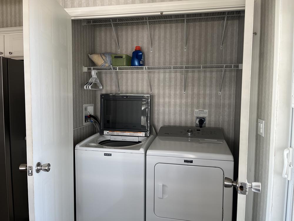2 Bed 2 Bath 2005 Mobile Home - single wide - in North Fort Myers, FL - photo 6 of 12
