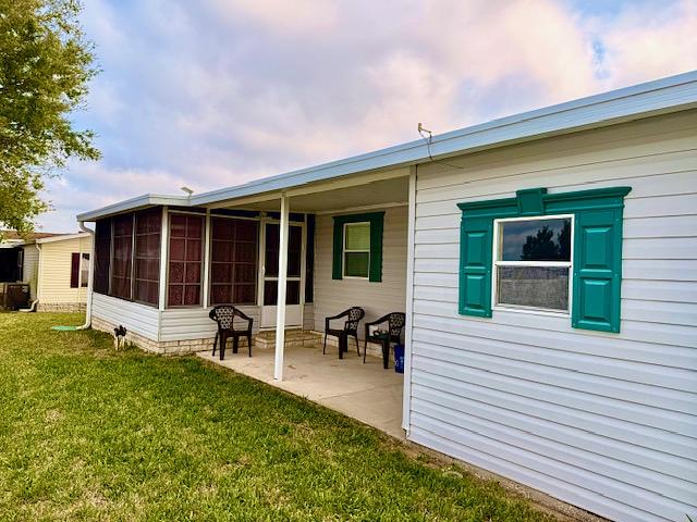2 Bed 2 Bath 2005 Homes Of Merit - single wide - in Davenport, FL - photo 2 of 12
