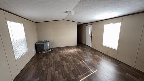TX, SAN ANTONIO - 2022 47TRS16763SH22S single section for sale. - single wide - in San Antonio, TX - photo 3 of 9