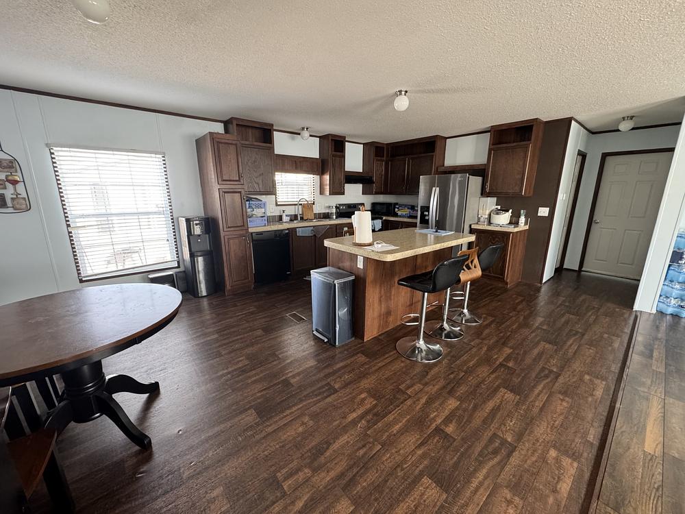 3 Bed 2 Bath 2015 Fleetwood - double wide - in Austin, TX - photo 5 of 12