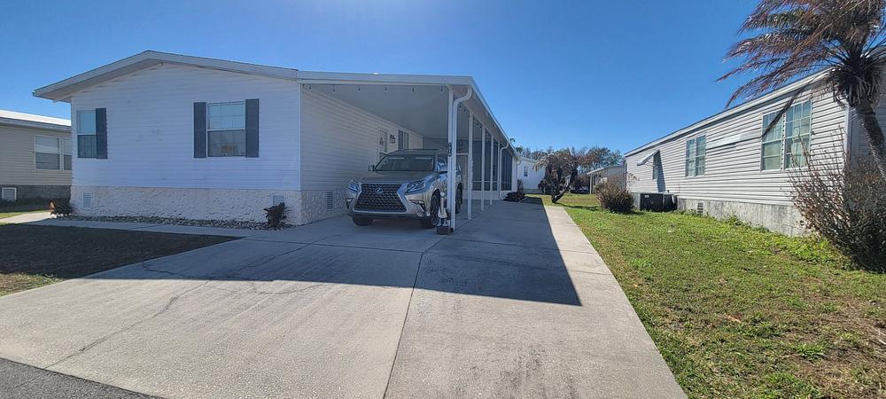 3 Bed 2 Bath 1994 Mobile Home - double wide - in Orlando, FL - photo 2 of 12
