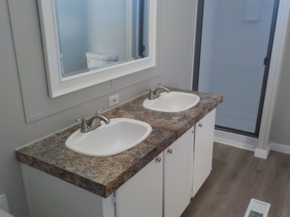 3 Bed 2 Bath 1998 Palm Harbor - double wide - in San Antonio, TX - photo 9 of 12