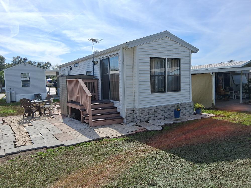1 Bed 1 Bath 1988 Sunh — 1 / 9