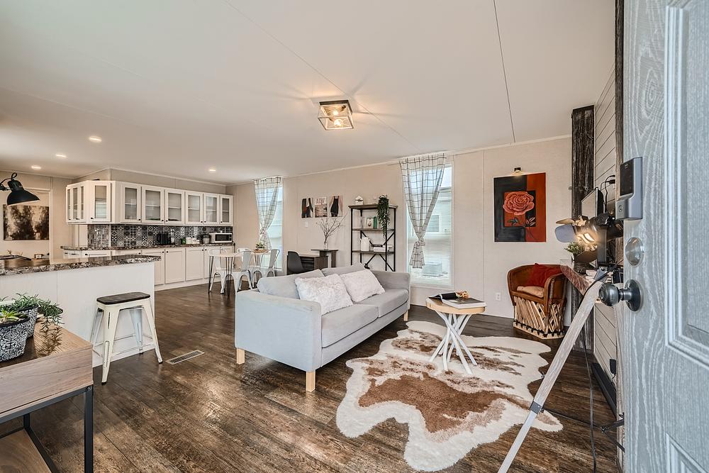 3 Bed 2 Bath 2020 Champion — 1 / 12