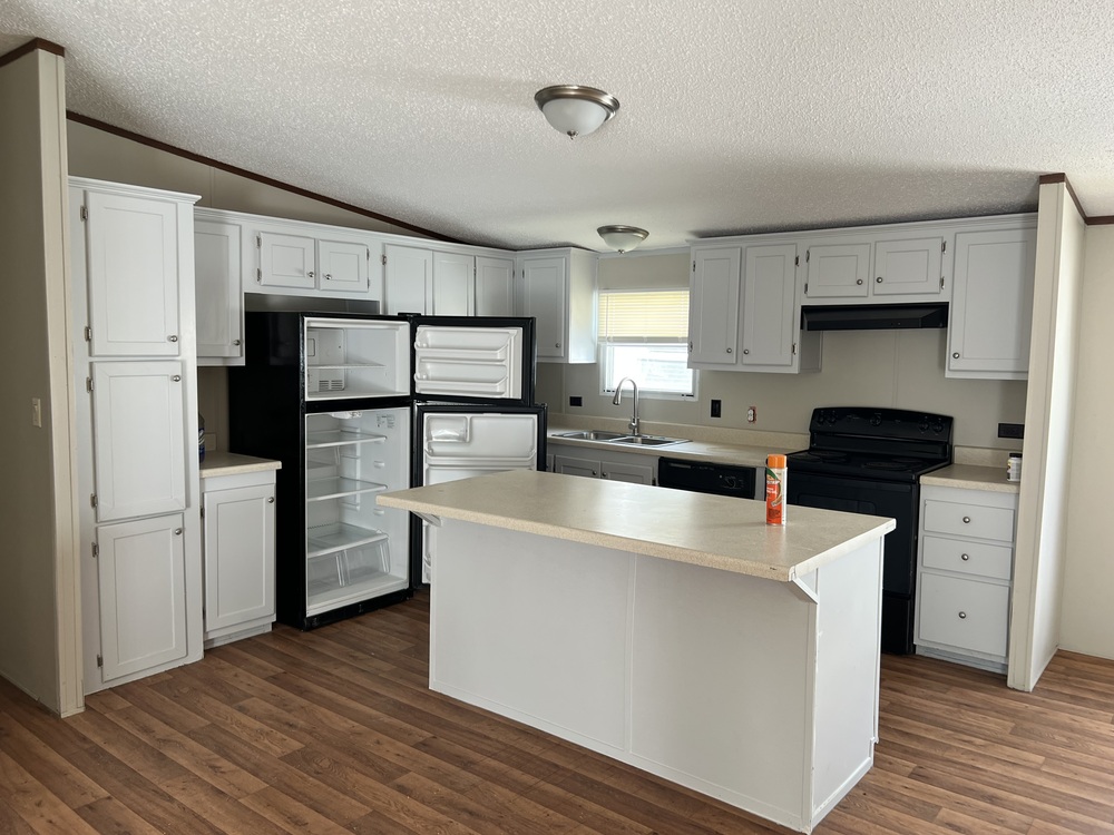 Excellent Condition 2014 Legacy 3/2 - double wide - in San Antonio, TX - photo 2 of 12