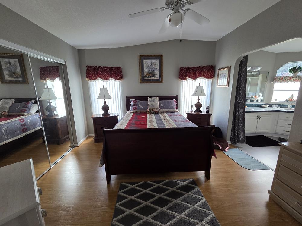 2 Bed 2 Bath 1999 Skyline - double wide - in Auburndale, FL - photo 5 of 12