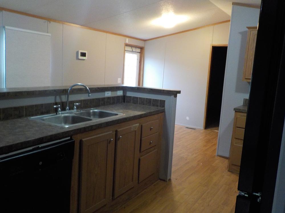 3 Bed 2 Bath 2009 Clayton - double wide - in San Antonio, TX - photo 5 of 12