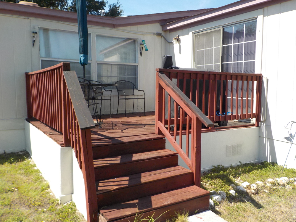 3 Bed 2 Bath 1995 Fleetwood - triple wide - in San Antonio, TX - photo 9 of 12