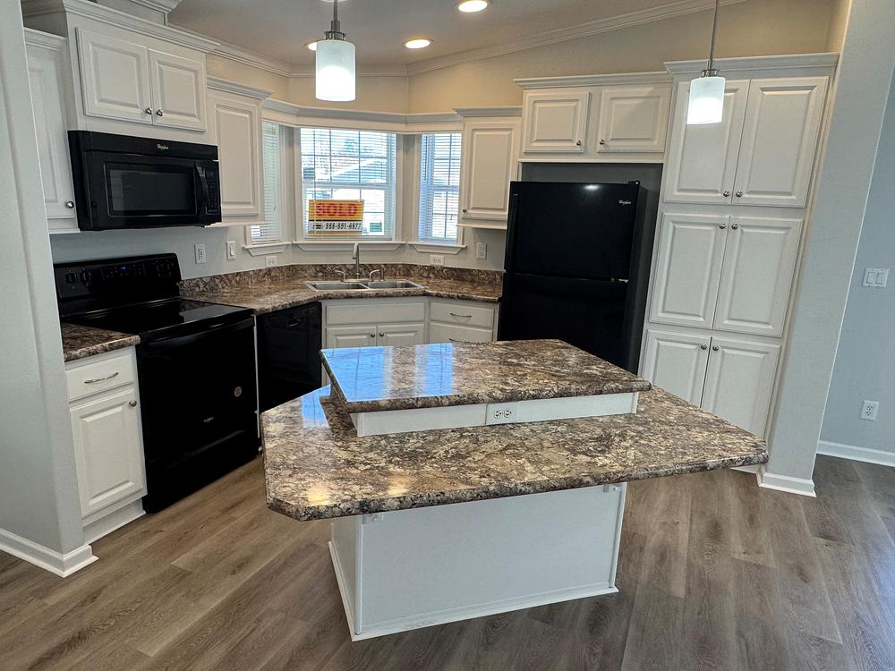 2016 Skyline Mobile Home for Rent - single wide - in Orlando, FL - photo 5 of 12