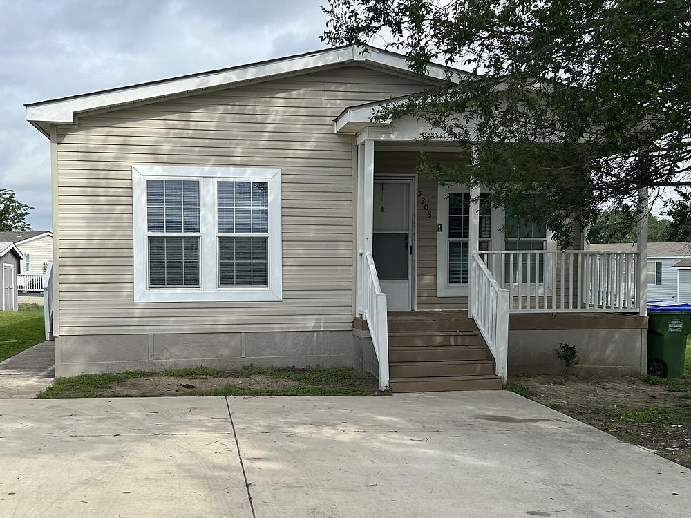 2008 Clayton Mobile Home for Rent — 1 / 12