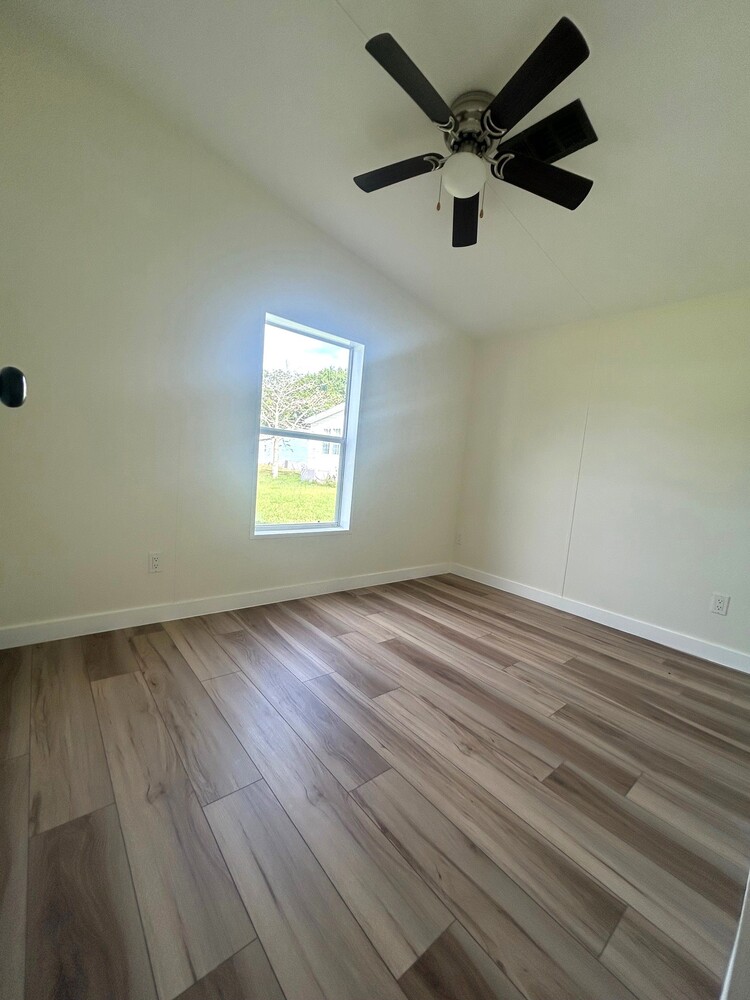 2001 Skyl Mobile Home for Sale - single wide - in Davenport, FL - photo 9 of 12