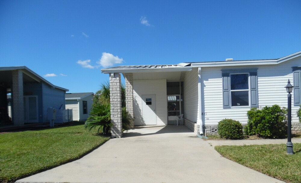 2003 Homes Of Merit Mobile Home for Sale - single wide - in Davenport, FL - photo 2 of 12