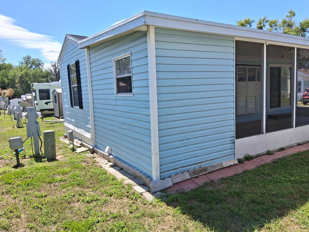 1998 Sunl Mobile Home for Sale - park model - in Dade City, FL - photo 2 of 10