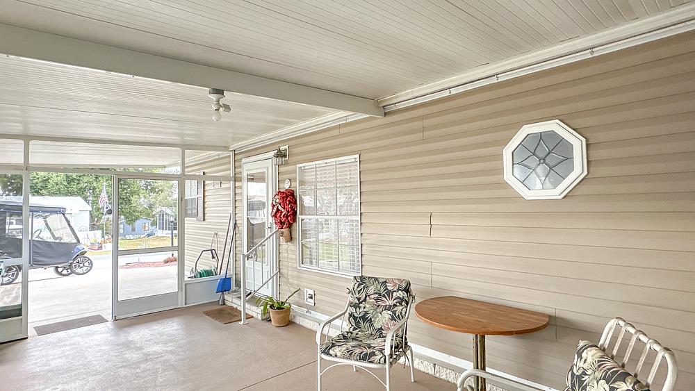2000 Skyline Mobile Home for Sale - double wide - in Lady Lake, FL - photo 3 of 12