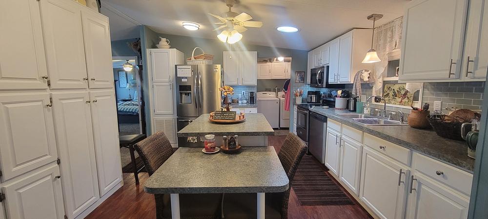 1993 Mobile Home for Sale - double wide - in Orlando, FL - photo 6 of 12
