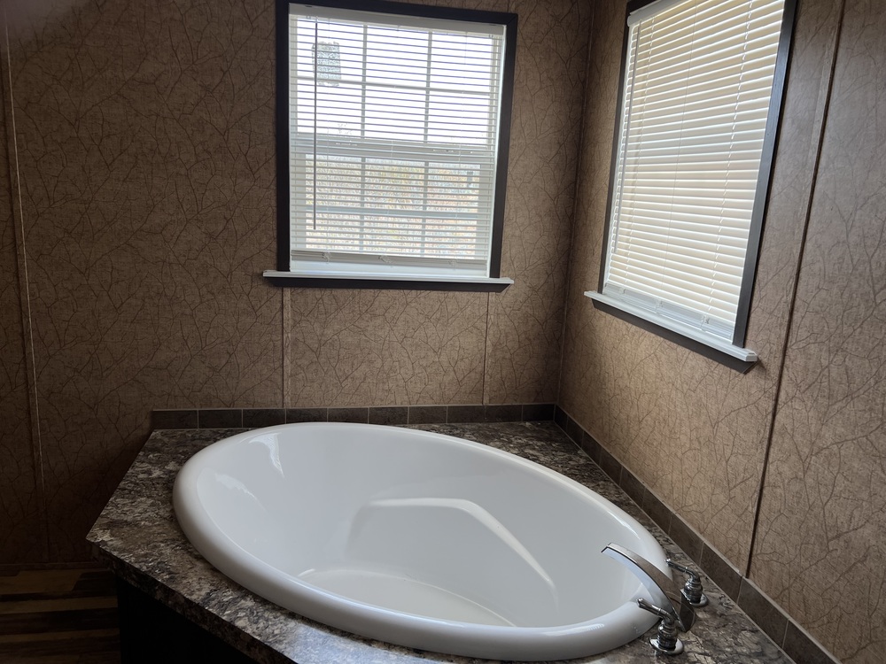 2016 Southern Energy Excellent Condition 2016 Southern Energy 28x68 4/2 for Sale - double wide - in Von Ormy, TX - photo 7 of 12