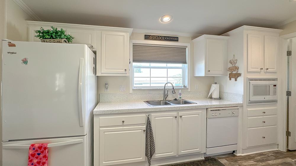 2007 Skyline Mobile Home for Sale - double wide - in Lady Lake, FL - photo 9 of 12