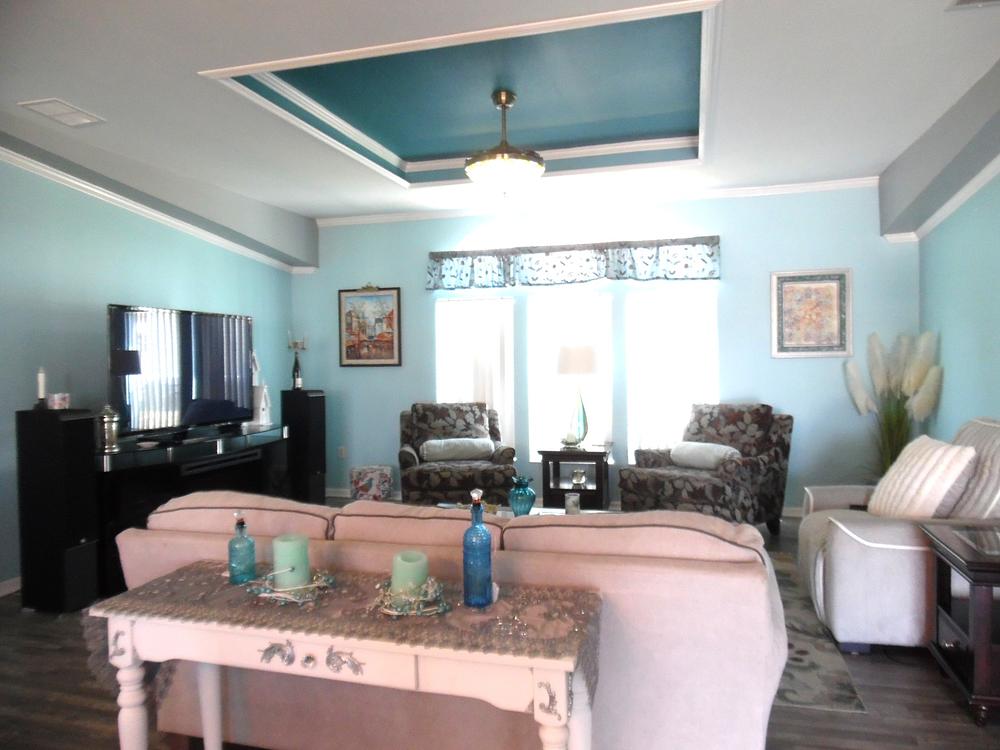 2006 Homes Of Merit Mobile Home for Sale - triple wide - in Davenport, FL - photo 3 of 12