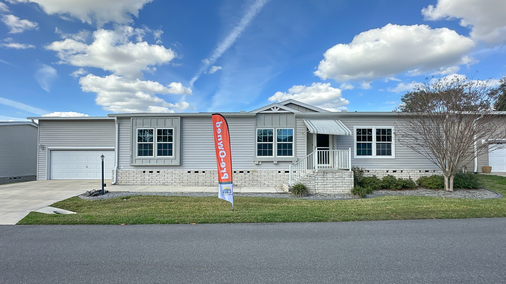 2017 Skyline Mobile Home for Sale — 1 / 12