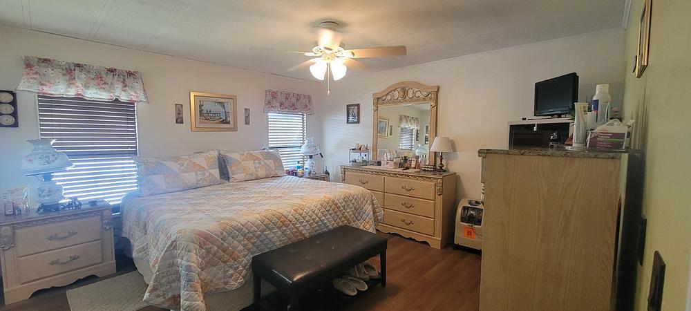 1984 Barr Mobile Home for Sale - single wide - in Orlando, FL - photo 9 of 12