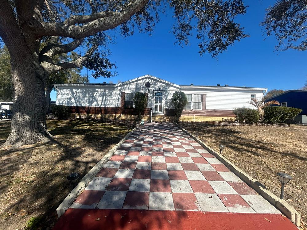 2001 Skyline Mobile Home for Sale — 1 / 12
