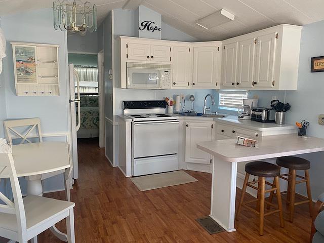 1994 Champ Mobile Home for Sale - park model - in Dade City, FL - photo 5 of 9
