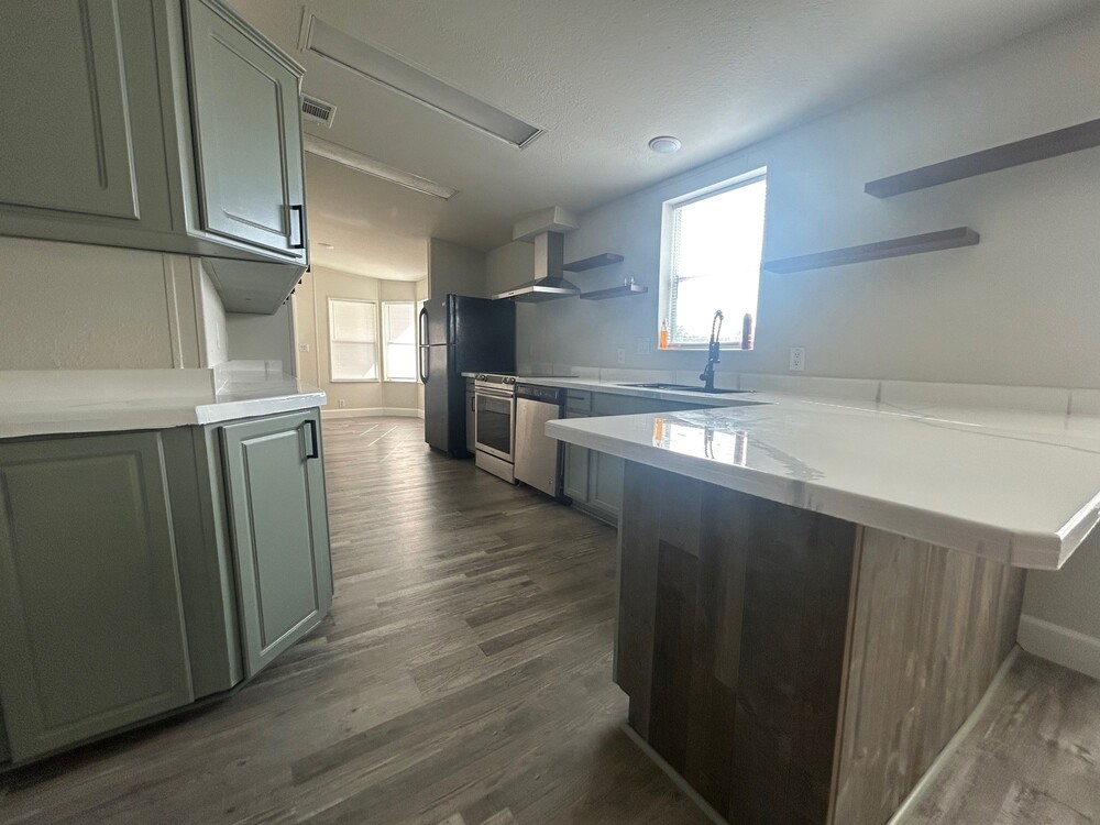 2003 Homes Of Merit Mobile Home for Sale - double wide - in Davenport, FL - photo 4 of 12