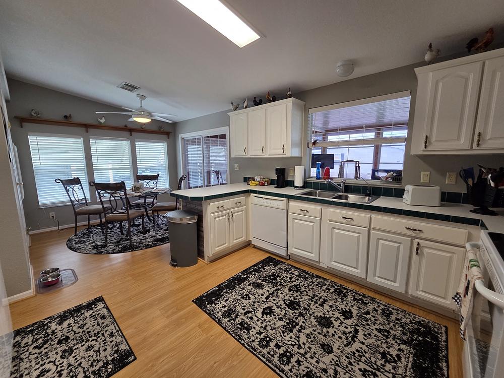 1999 Skyline Mobile Home for Sale - double wide - in Auburndale, FL - photo 7 of 12