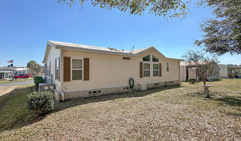 1997 Skyline Mobile Home for Sale - double wide - in Lady Lake, FL - photo 2 of 12