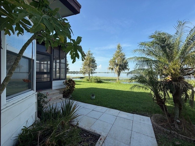 1986 Homes Of Merit Mobile Home for Sale - single wide - in Auburndale, FL - photo 3 of 12