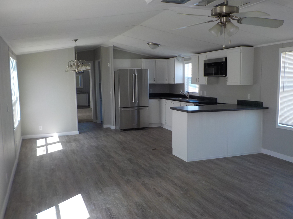 1998 Palm Harbor Mobile Home for Sale - double wide - in San Antonio, TX - photo 2 of 12