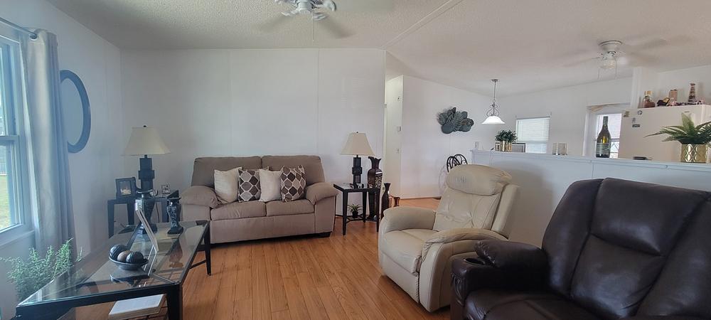 1990 Fle Mobile Home for Sale - single wide - in Orlando, FL - photo 4 of 12