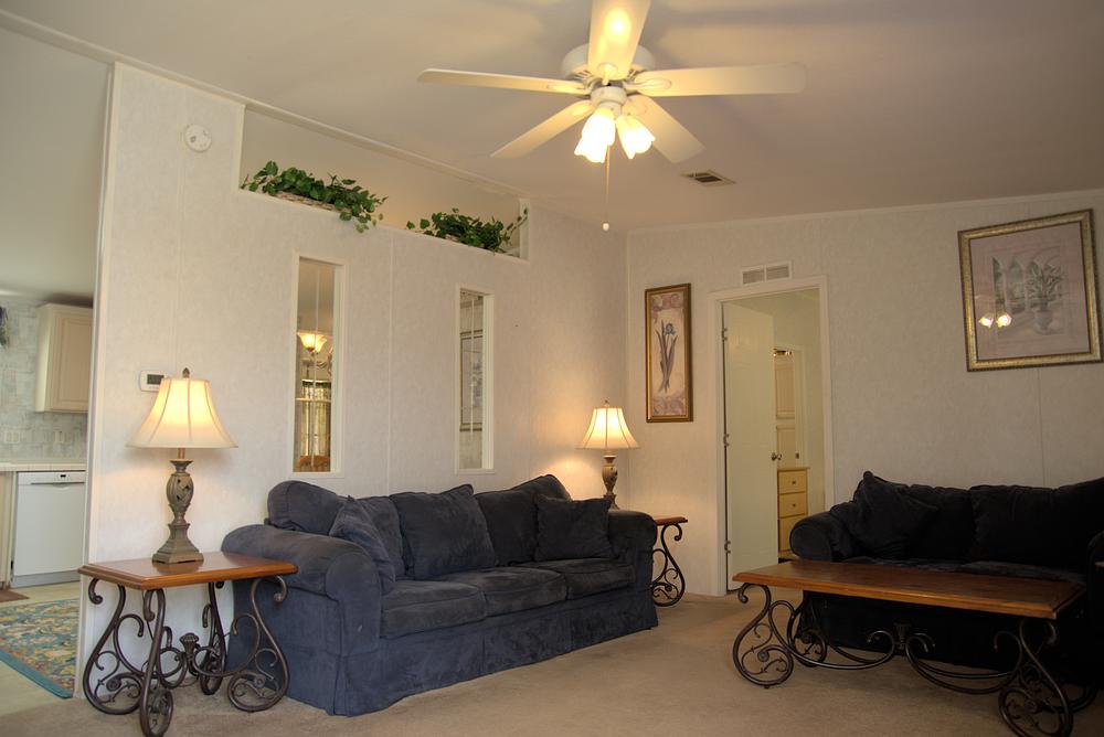 2004 Hmmt Mobile Home for Sale - double wide - in Davenport, FL - photo 3 of 12