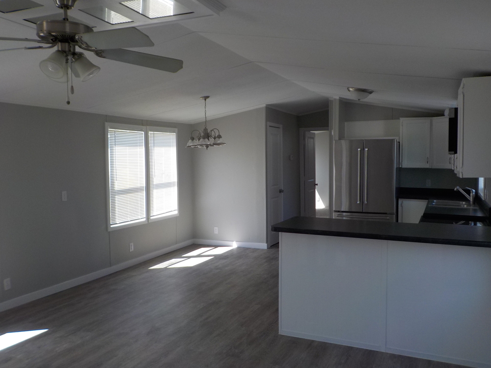 1998 Palm Harbor Mobile Home for Sale - double wide - in San Antonio, TX - photo 3 of 12
