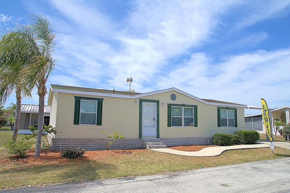 2004 Hmmt Mobile Home for Sale — 1 / 12