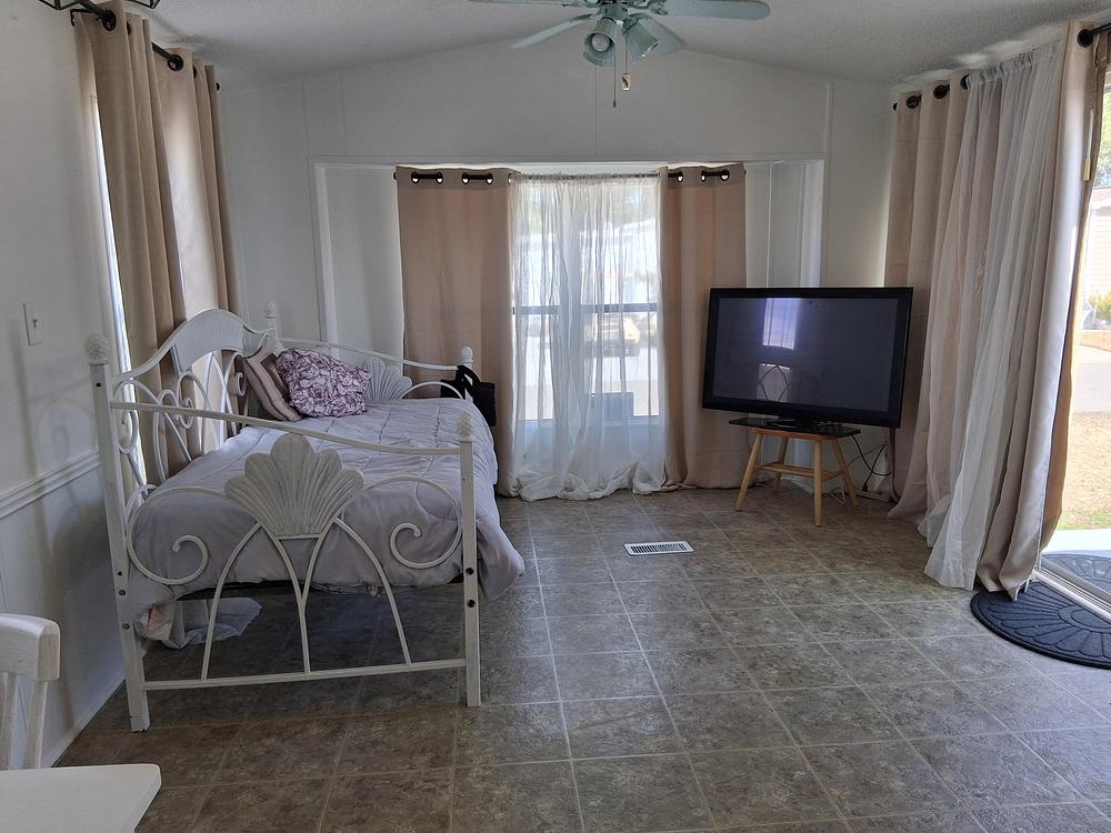 1988 Sunh Mobile Home for Sale - park model - in Dade City, FL - photo 3 of 9