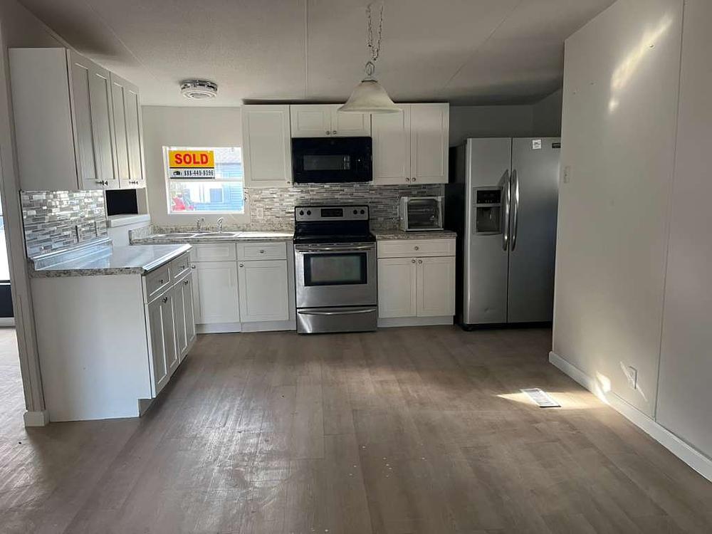 1995 Mobile Home for Sale - double wide - in Orlando, FL - photo 4 of 12