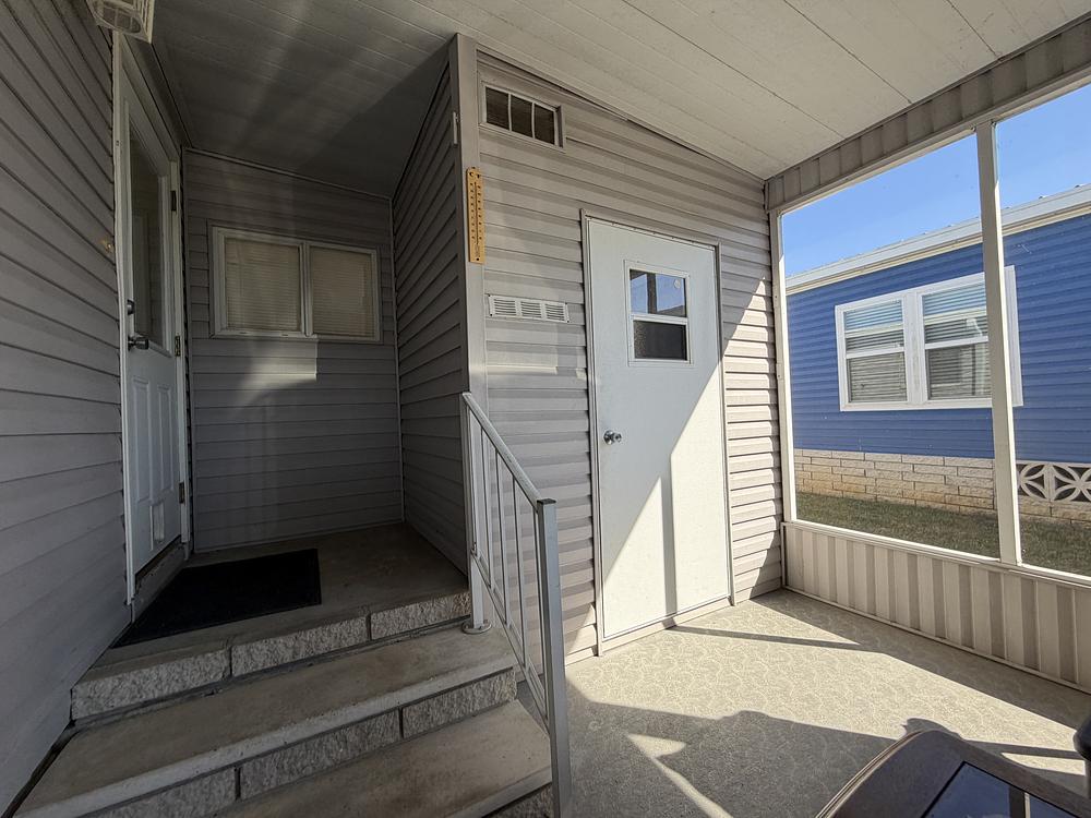 1991 Barr Mobile Home for Sale - single wide - in Auburndale, FL - photo 4 of 12