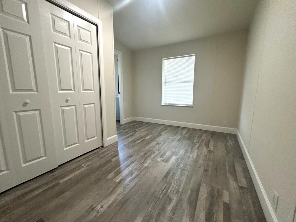 2003 Homes Of Merit Mobile Home for Sale - double wide - in Davenport, FL - photo 8 of 12