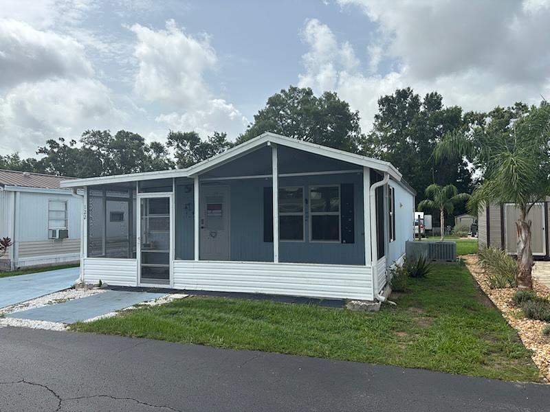 1991 Mobile Home for Sale — 1 / 10
