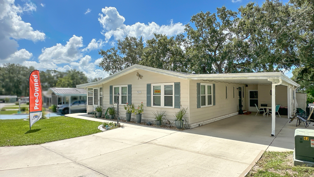 1987 Home By Wellington Mobile Home for Sale — 1 / 12