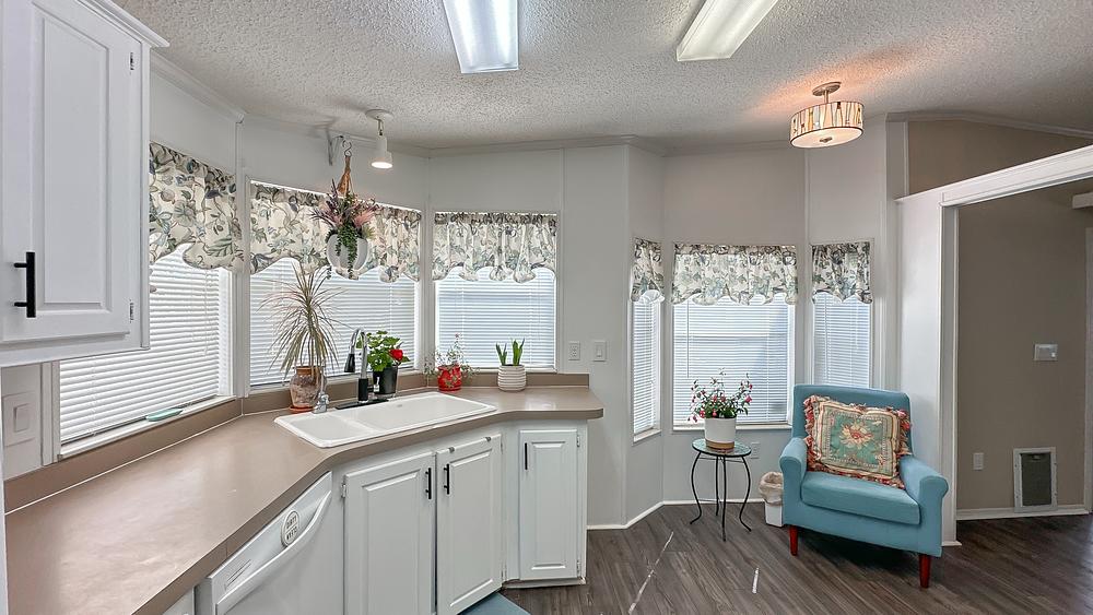 1994 Chan Mobile Home for Sale - single wide - in Lady Lake, FL - photo 4 of 12