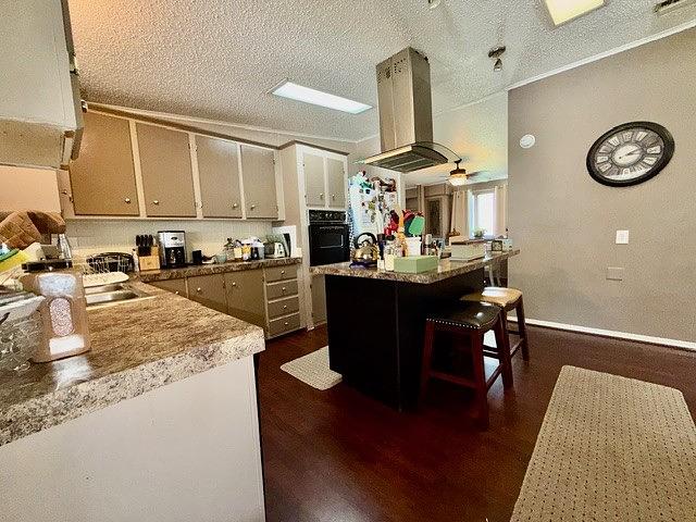 1990 Fuqu Mobile Home for Sale - double wide - in Auburndale, FL - photo 2 of 12