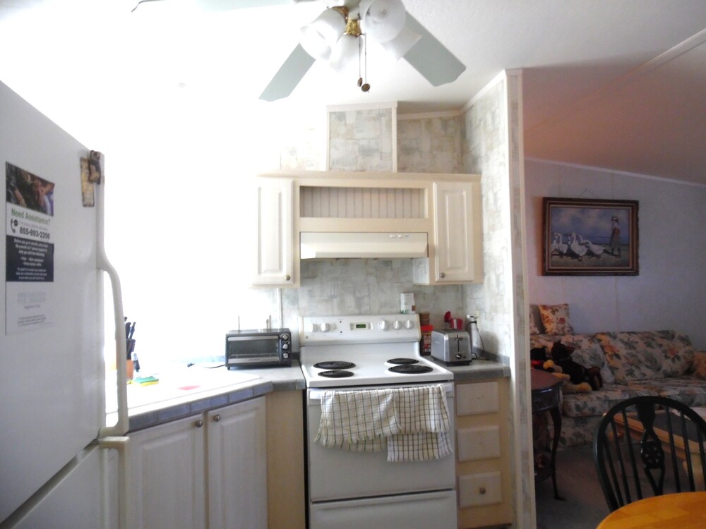 2003 Homes Of Merit Mobile Home for Sale - single wide - in Davenport, FL - photo 5 of 12