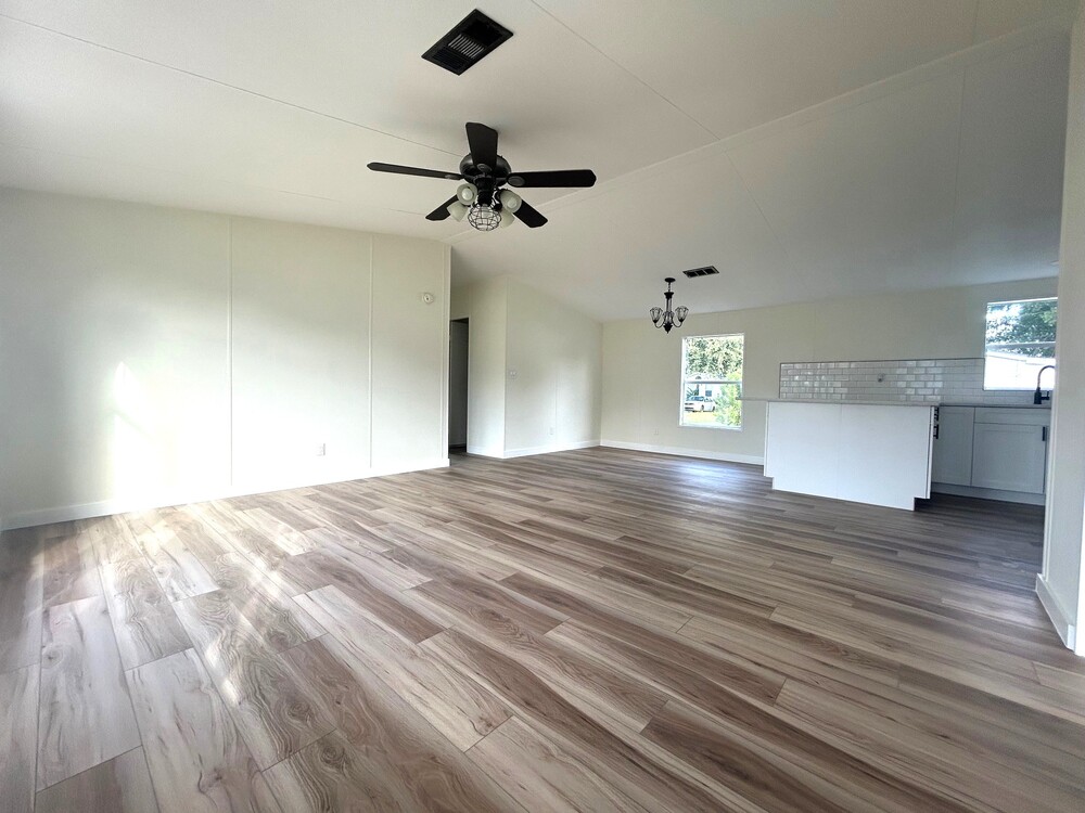 2001 Skyl Mobile Home for Sale - single wide - in Davenport, FL - photo 4 of 12