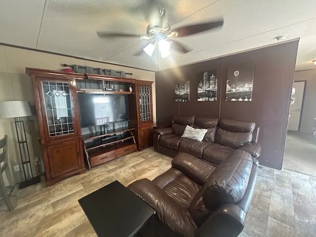 5600 Shoreline Circle S #33 - single wide - in Fort Worth, TX - photo 3 of 8
