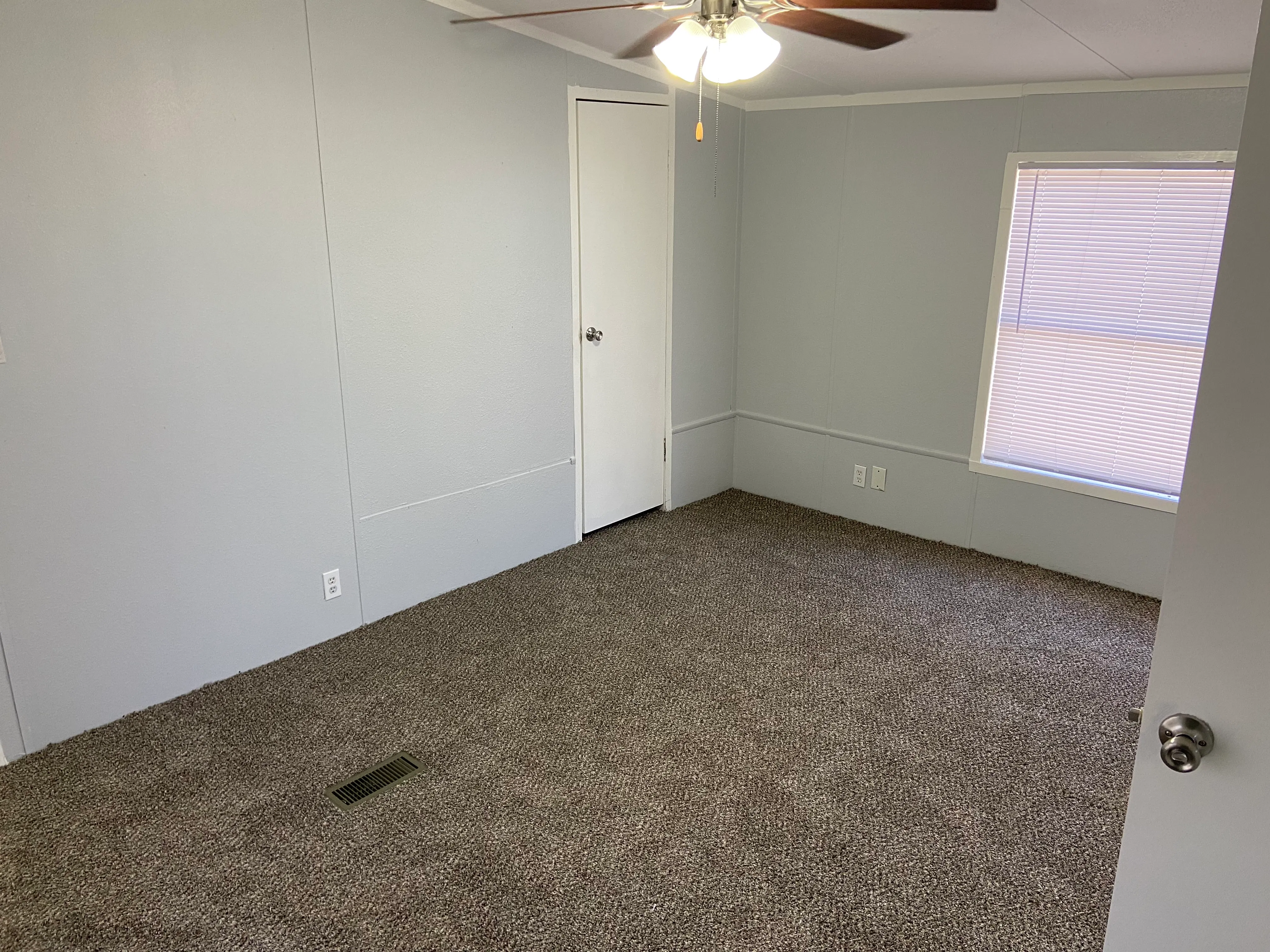 5703 Shoreline Circle N #8 - double wide - in Fort Worth, TX - photo 5 of 12
