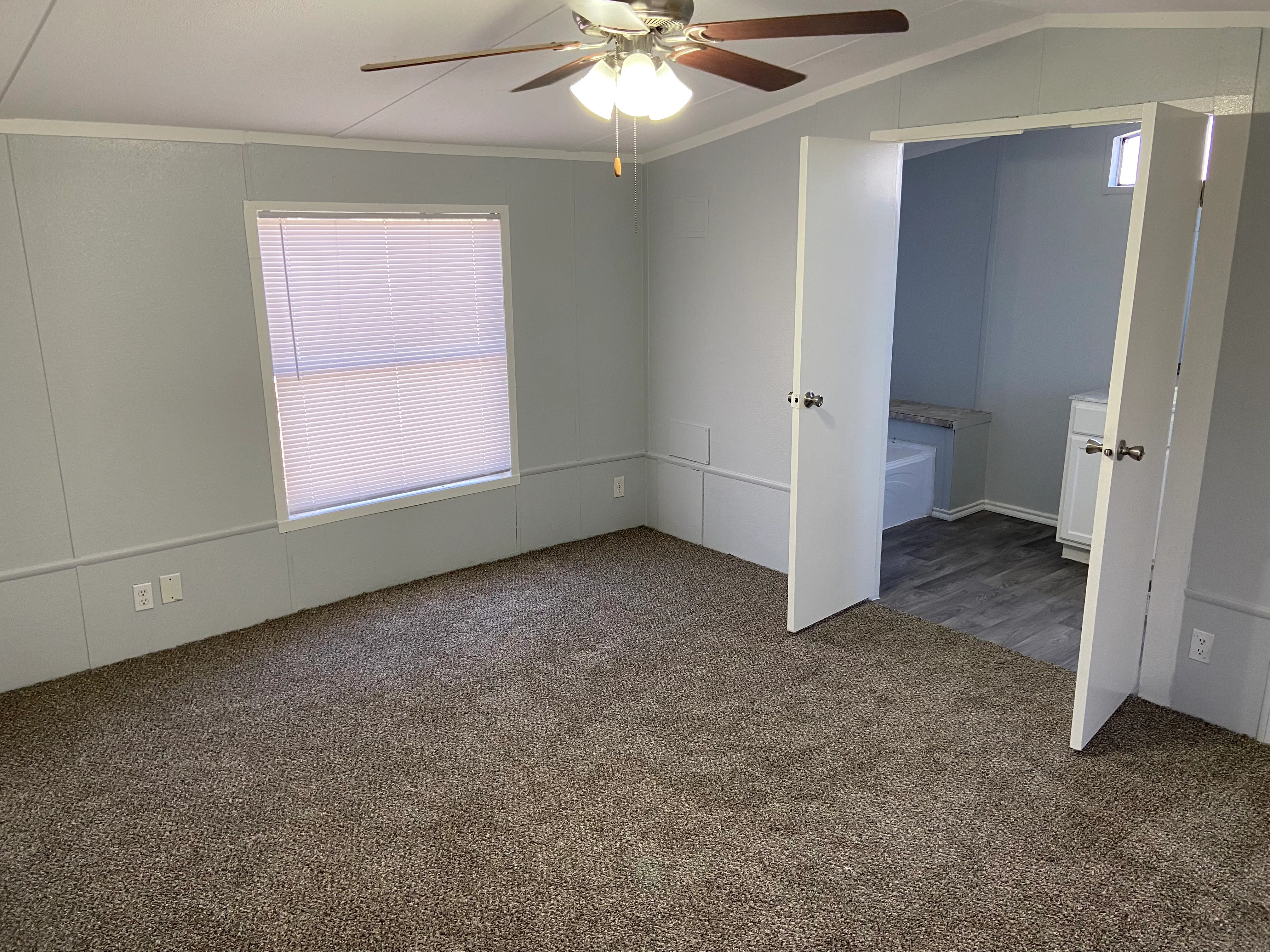 5703 Shoreline Circle N #8 - double wide - in Fort Worth, TX - photo 3 of 12